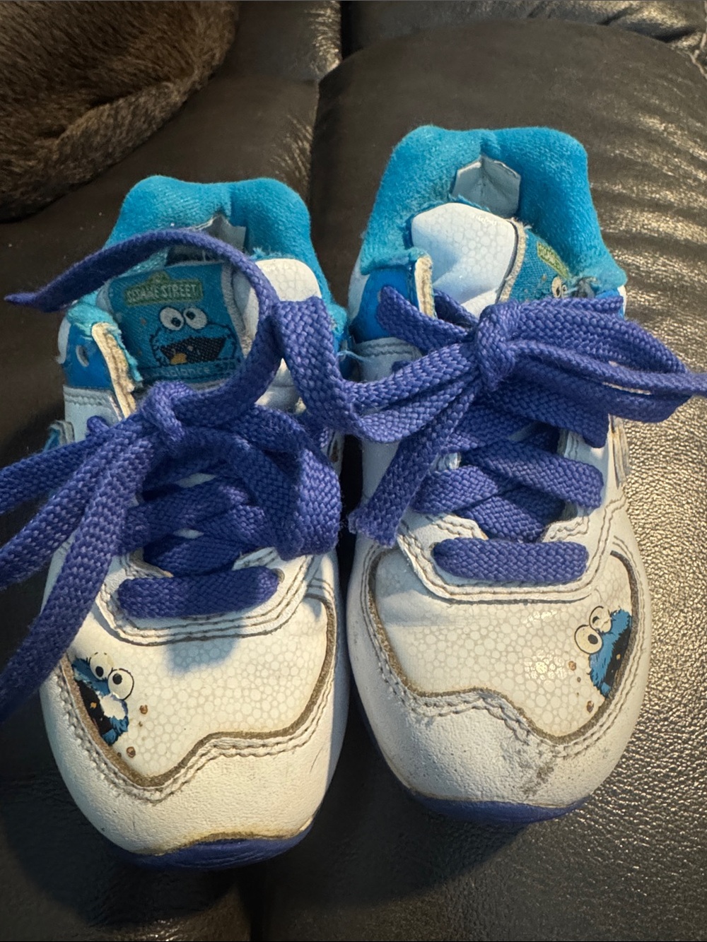 Sesame Street baby 5-7 White & Blue Cookie Monster Sneakers